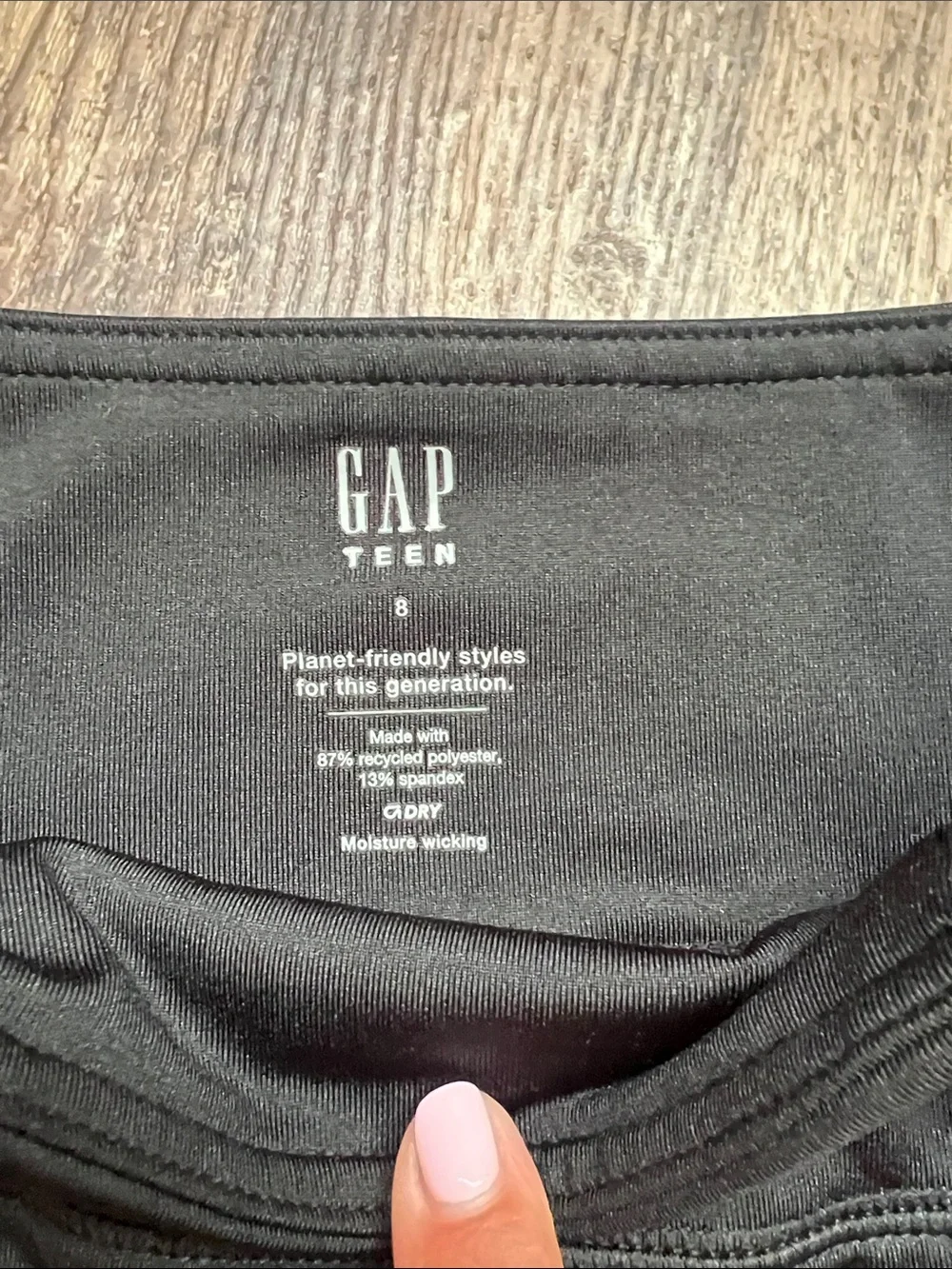 Gap teen size 8 Kids Black cropped Active Leggings with Side Pockets